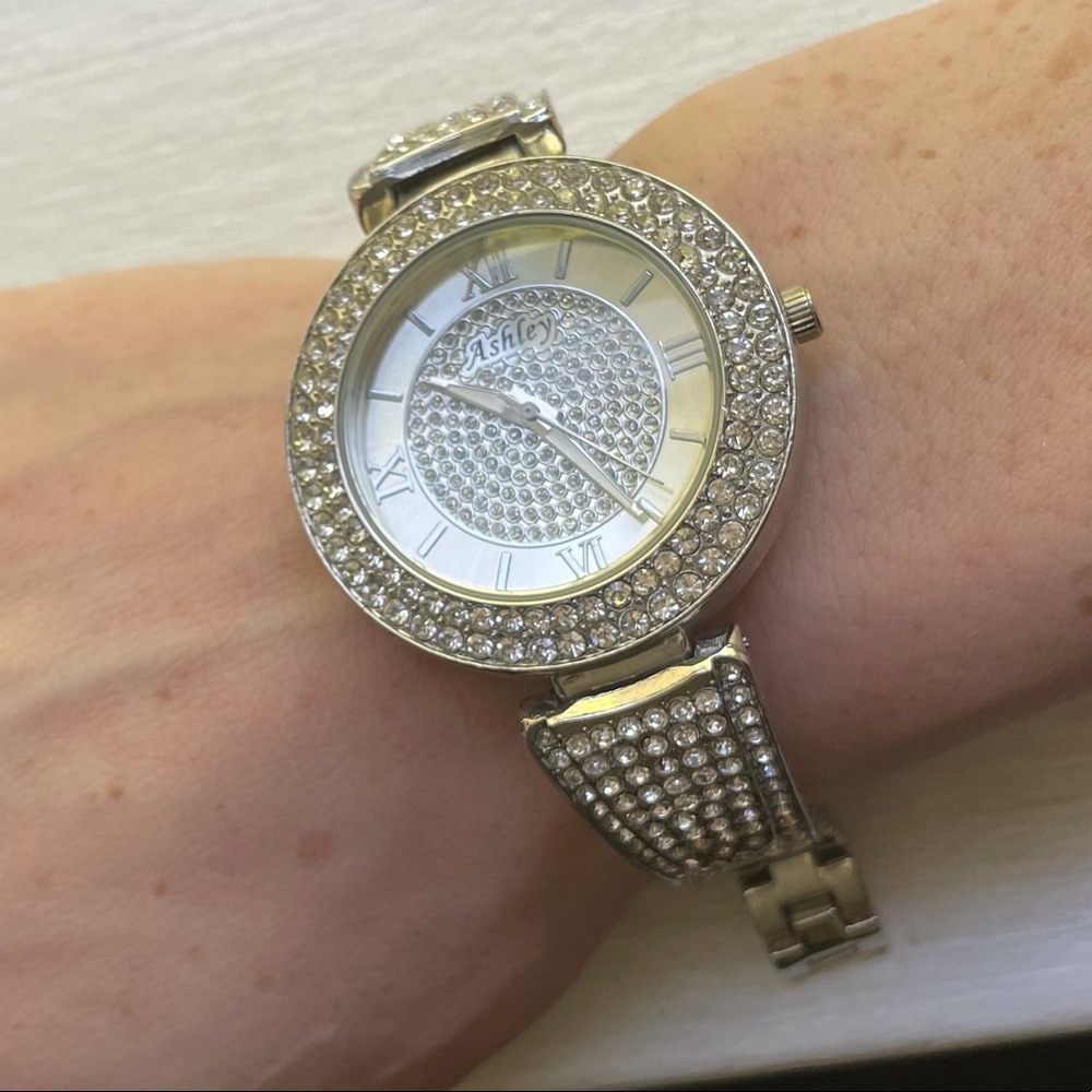 Ashley Watch - Picture 6 of 6